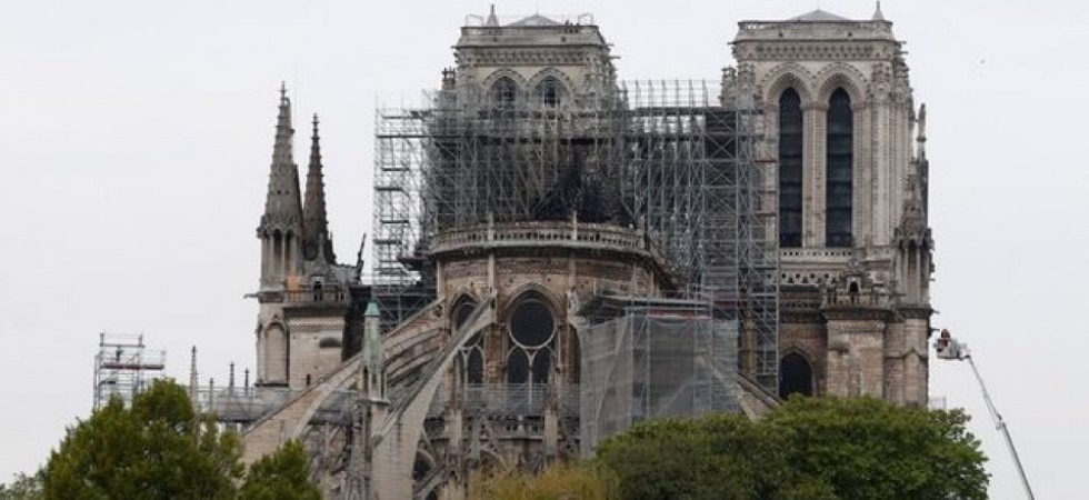 Notre Dame devastata dalle fiamme